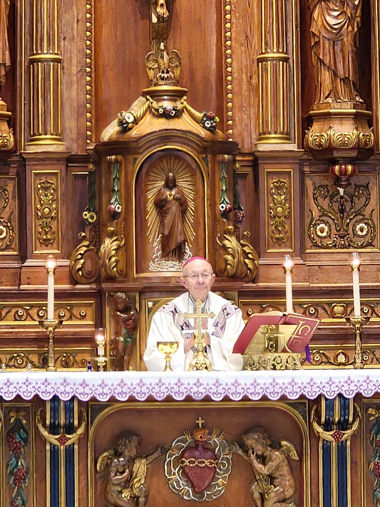 communion by bishop